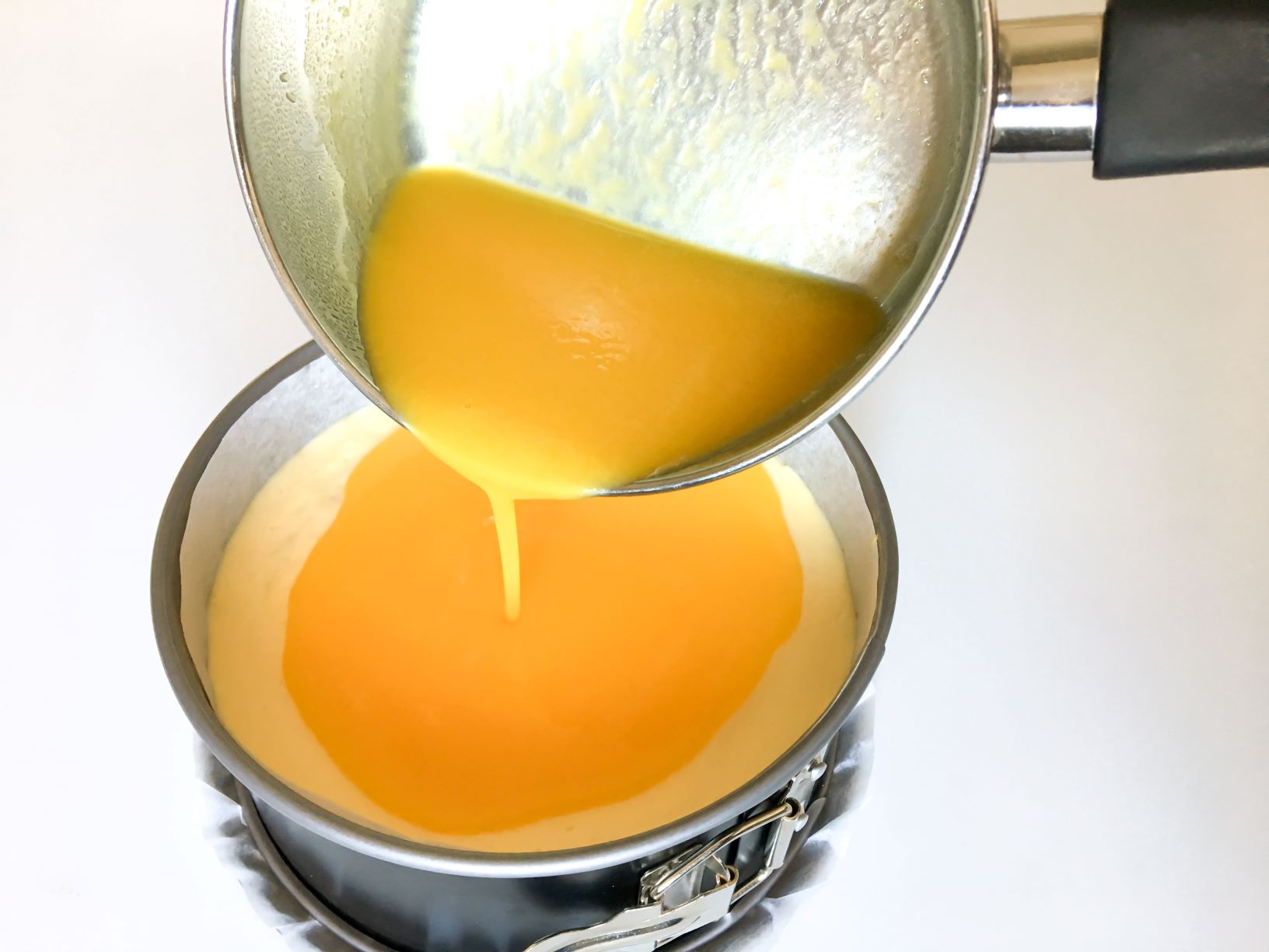 Agar agarilla hyydytettävä kakun kiille