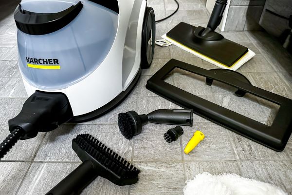 Höyrypesuri ja erilaisia suuttimia