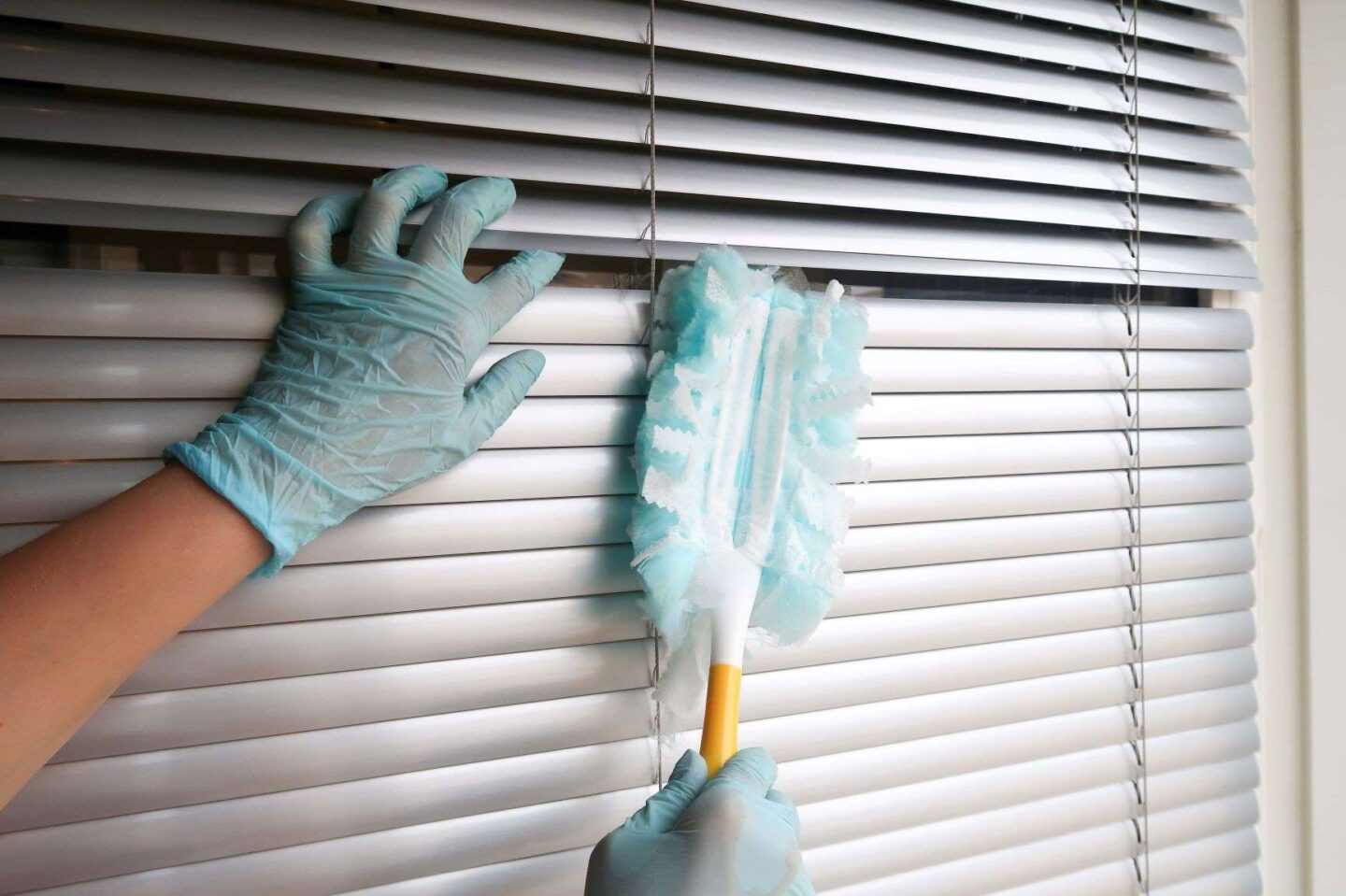 Kertakäyttöinen pölyhuiska