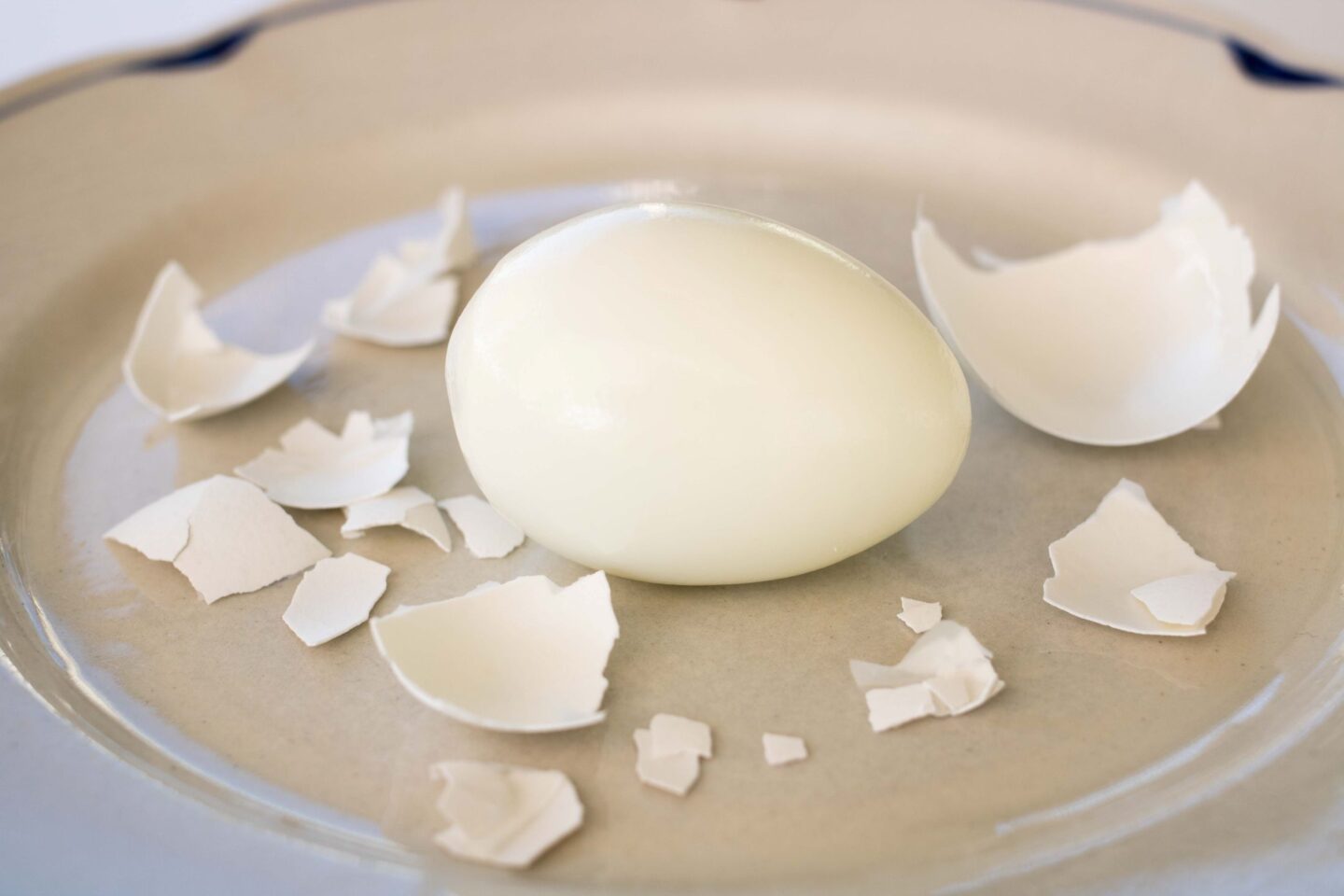 Kananmunan kuoriminen