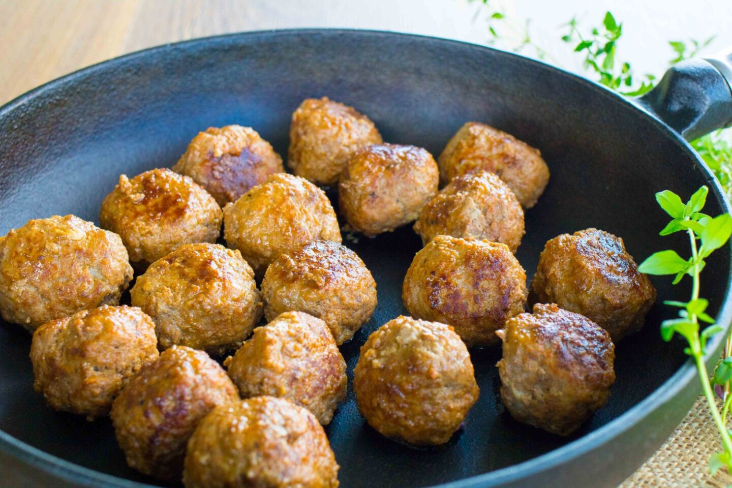 Lihapullat paistettuina pannulla