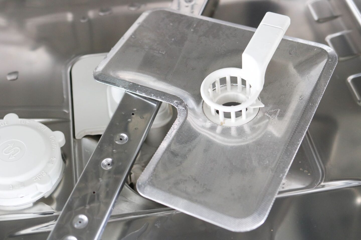 Astianpesukoneen poistosiivilä