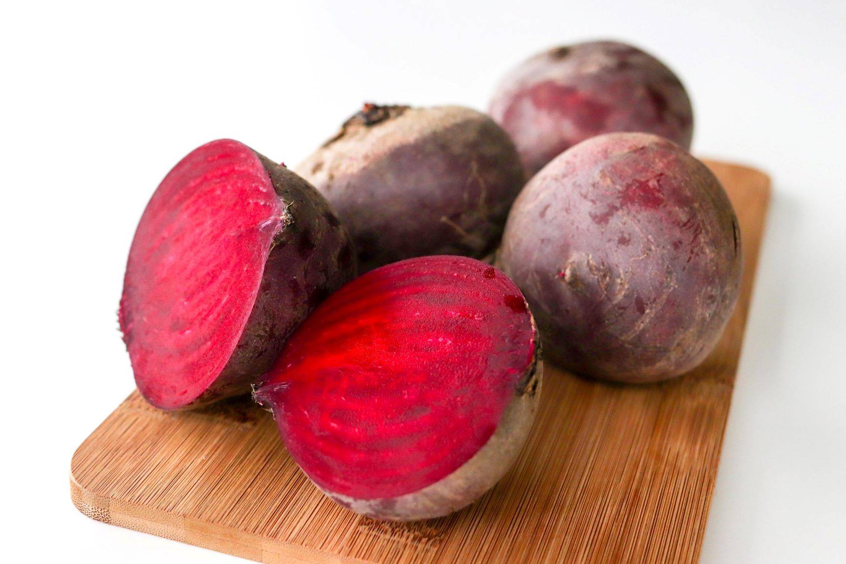 Punajuuri halkaistuna