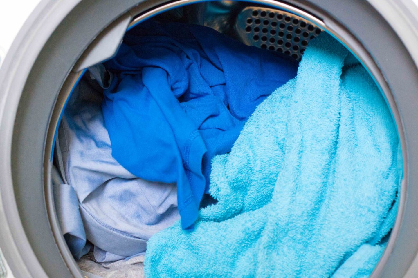 Sopivasti täytetty pyykinpesukone