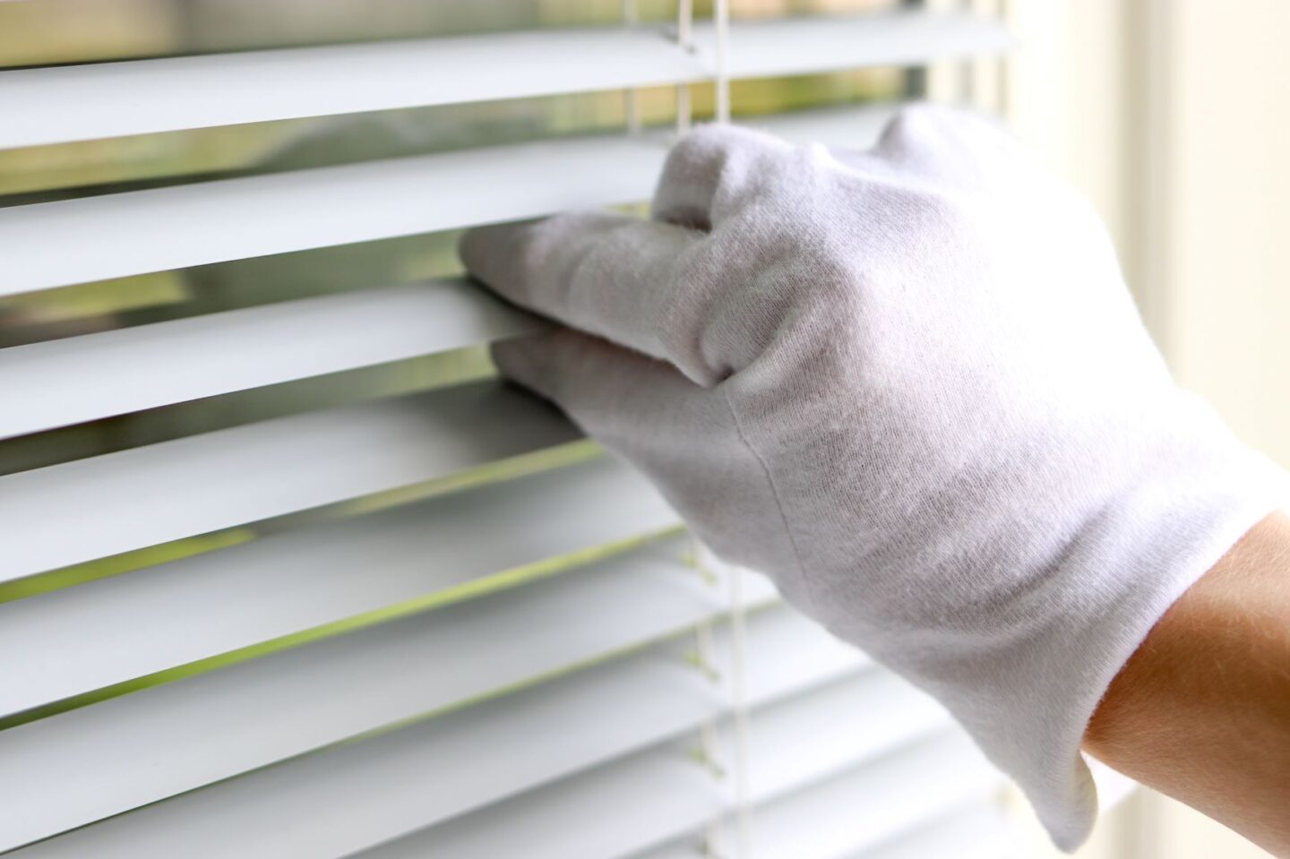 Puuvillahanska sälekaihtimen puhdistuksessa