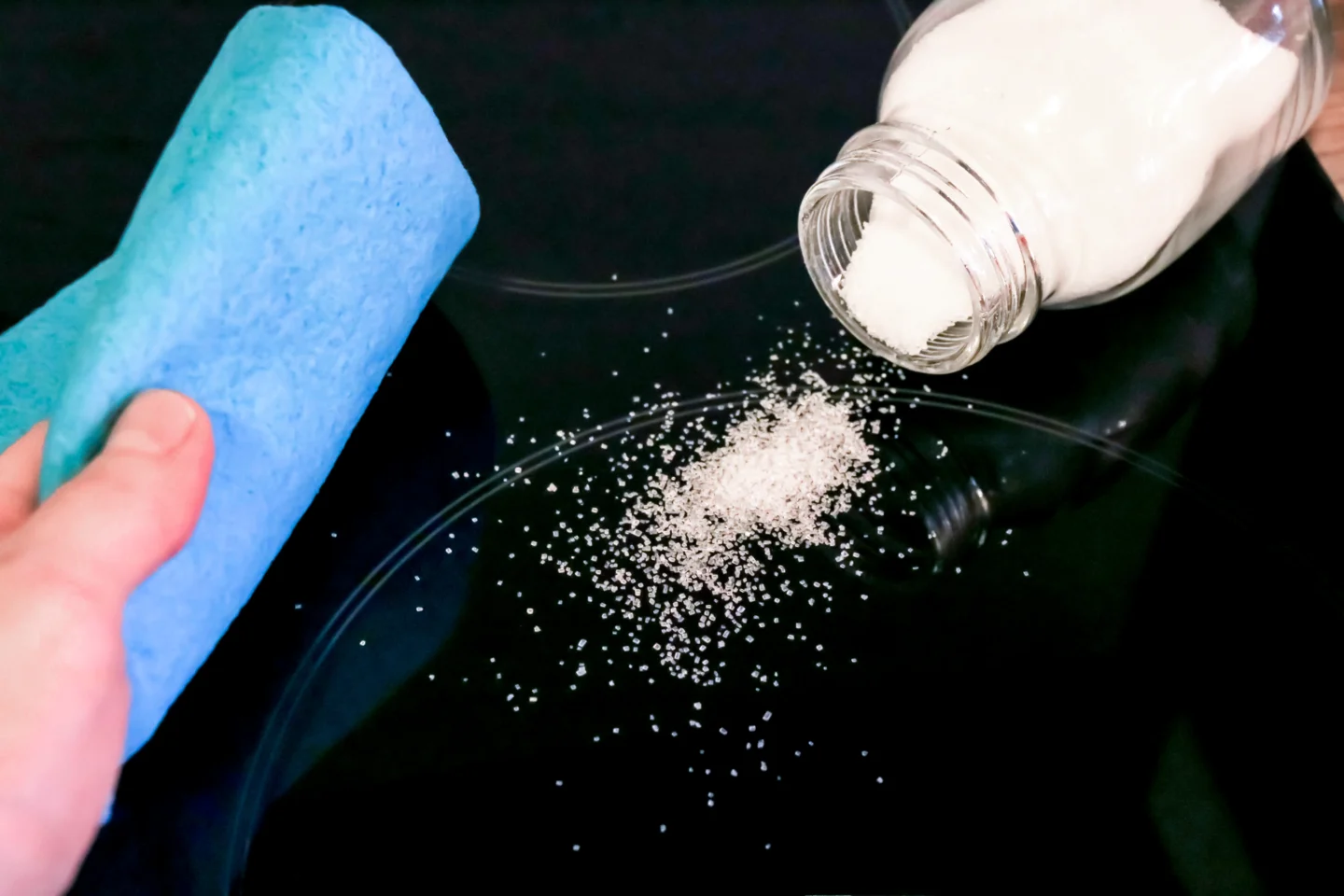 Sokeria keraamisella liedellä