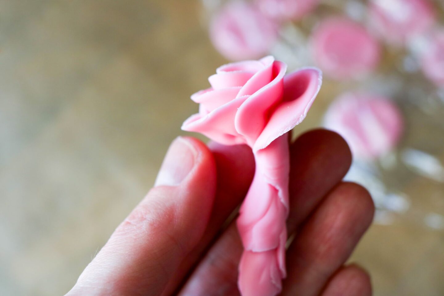 Keskeneräinen sokerimassaruusu