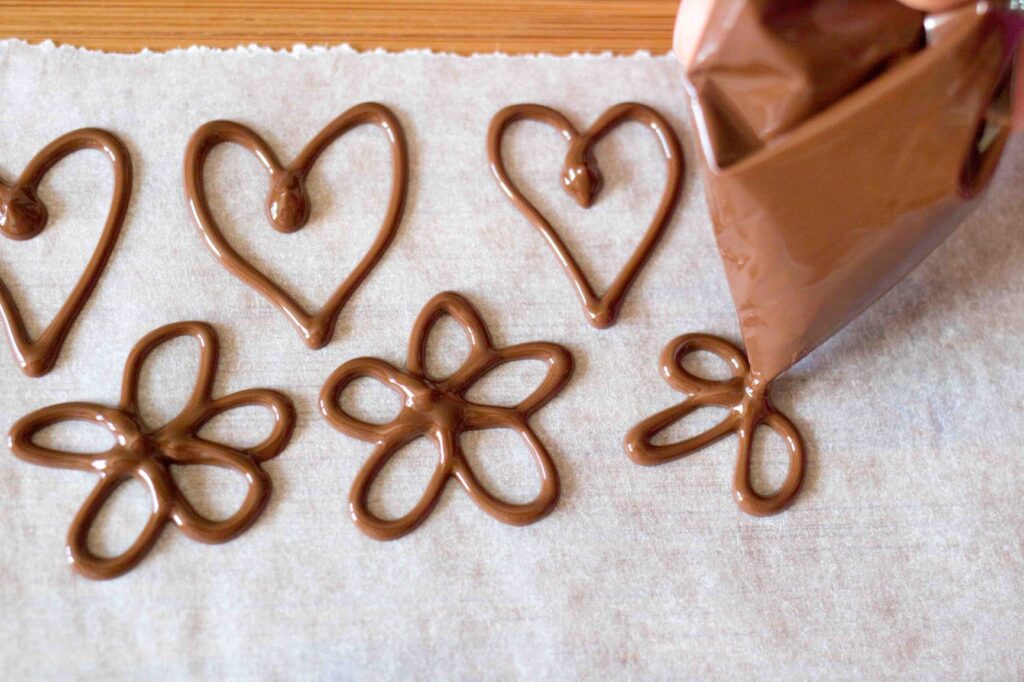 Helpot suklaakoristeet