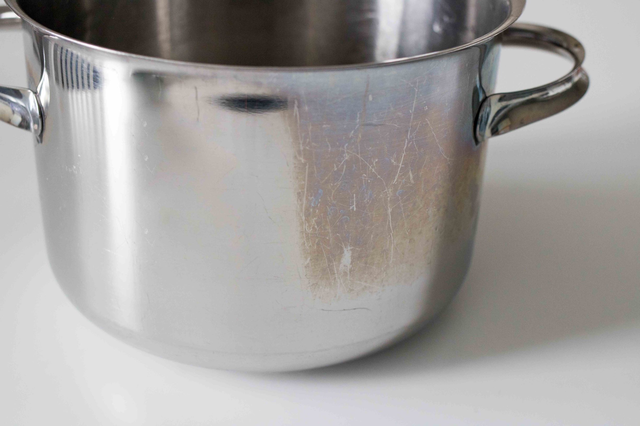 Ruostumattoman teräksen kiillotus