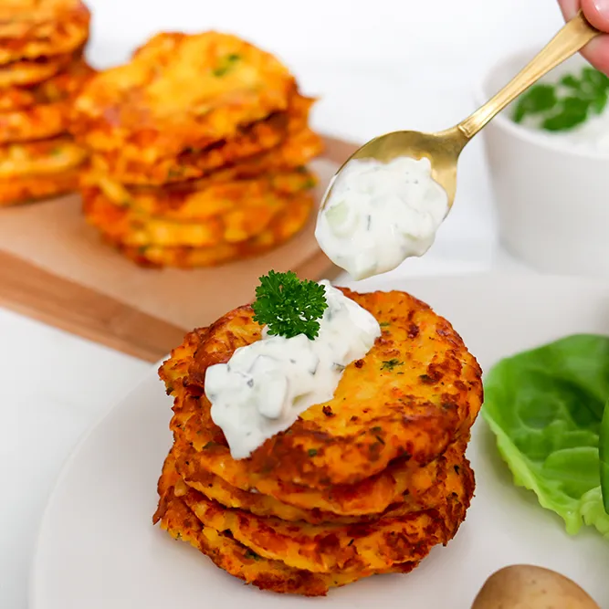 Juurespihvit pinossa paistamisen jälkeen.