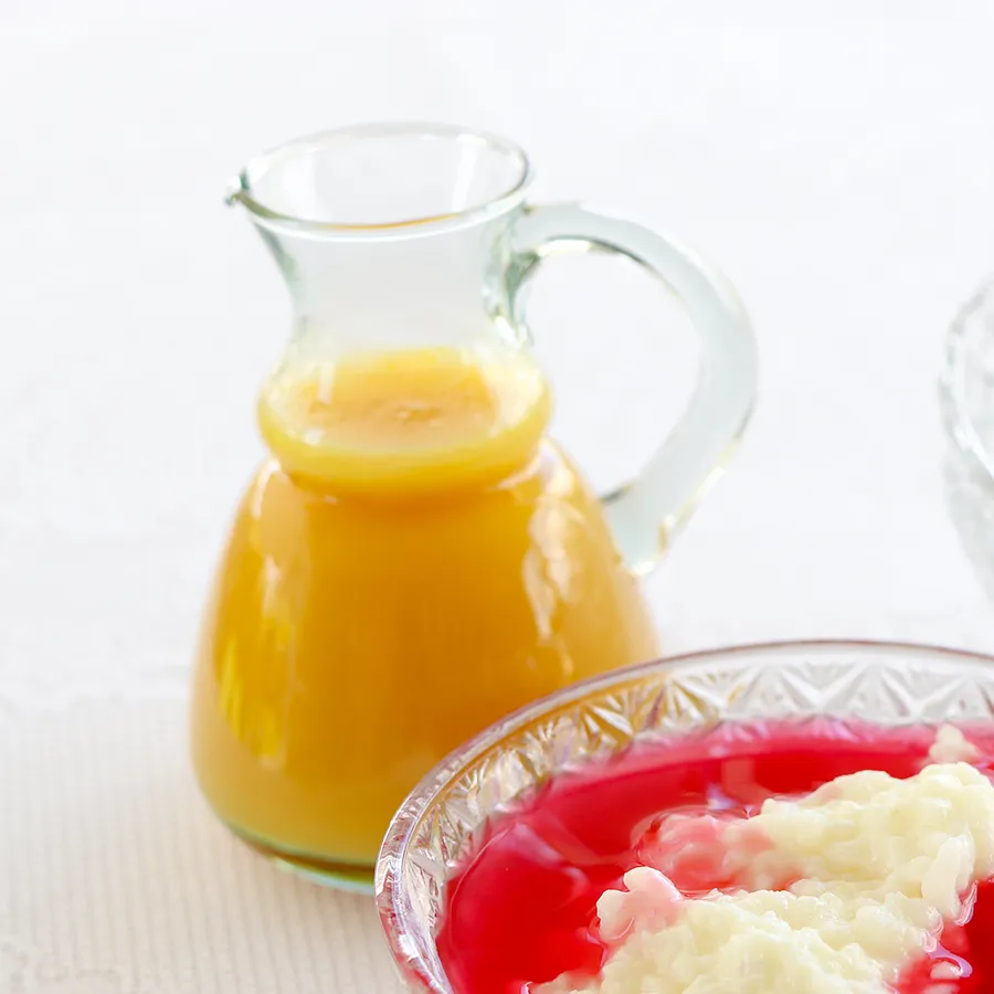 Mehukeitto onnistuu eri värisistä mehuista.