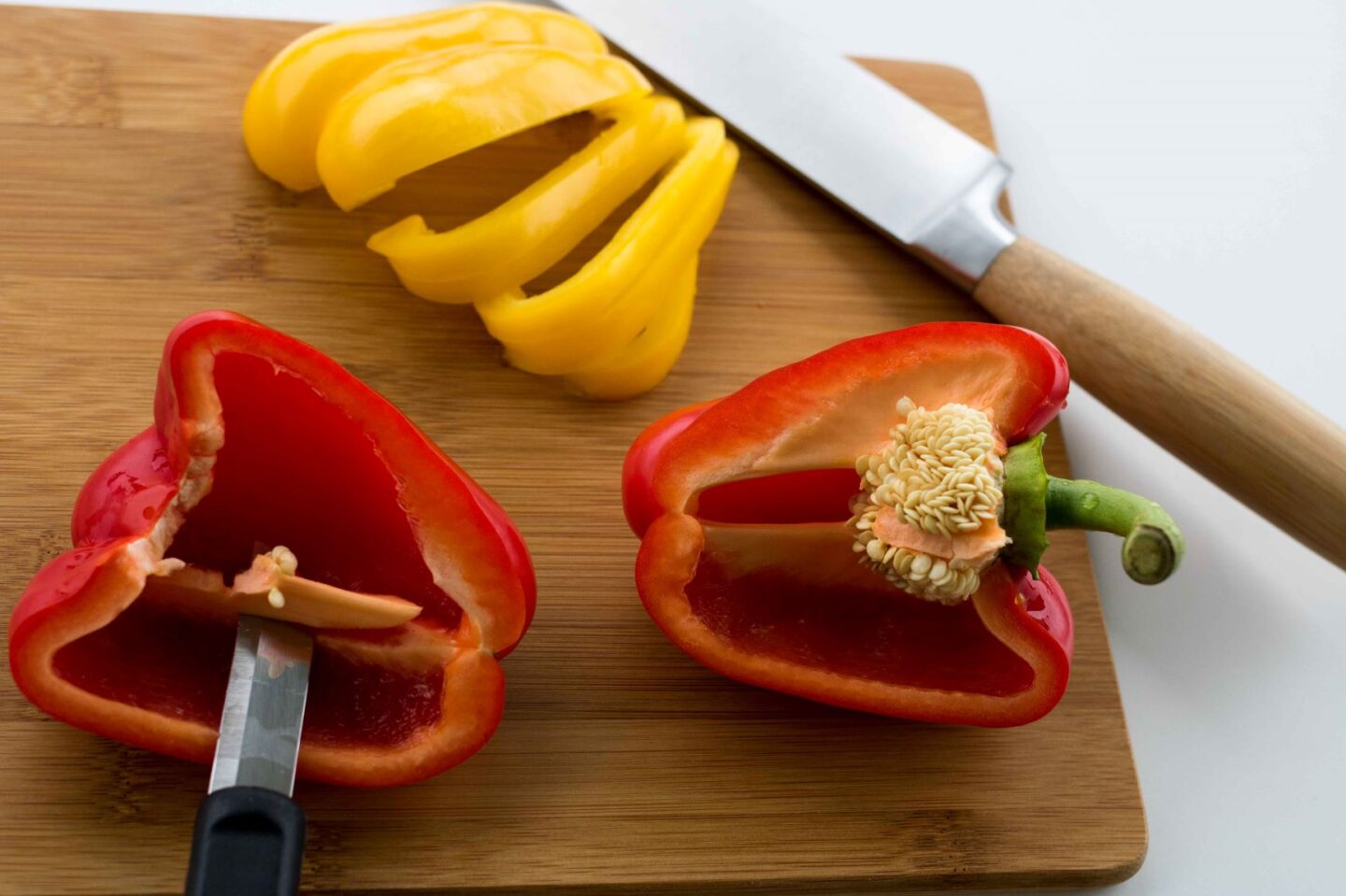 Paprikan leikkaaminen