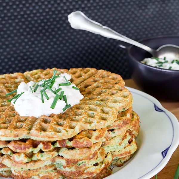 Pinaattivohvelit tonnikalatäytteen kanssa.