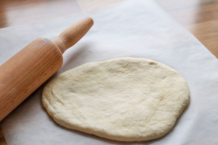 Pizzataikinan kauliminen