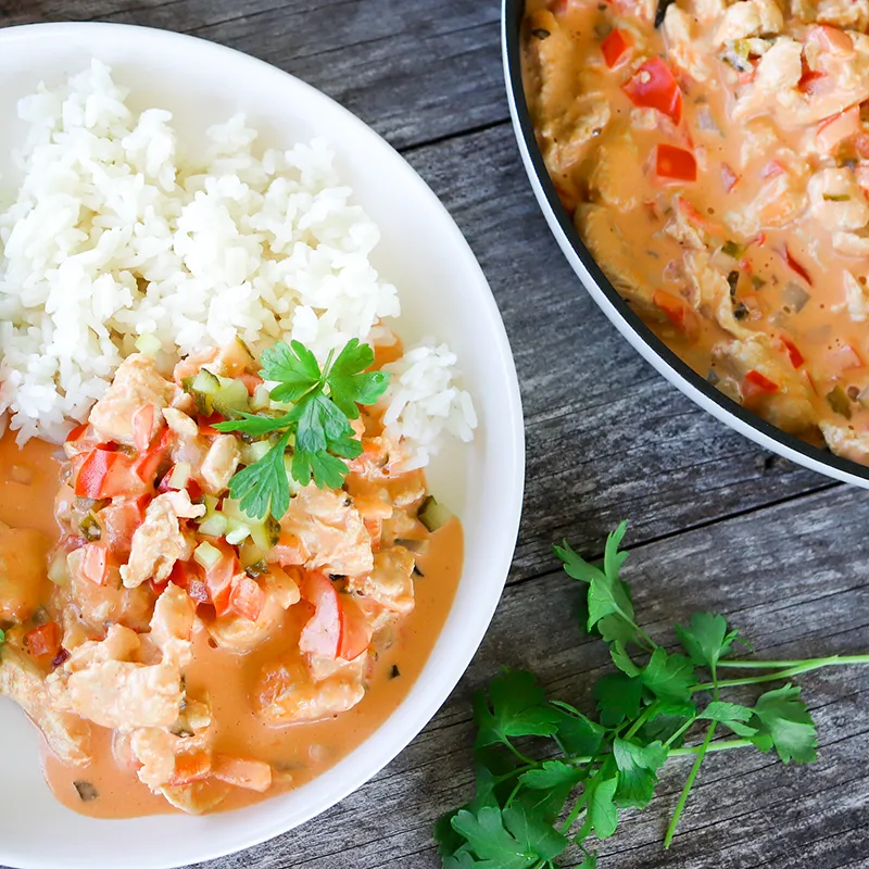 Smetanakana ja tuoretta lehtipersiljaa.