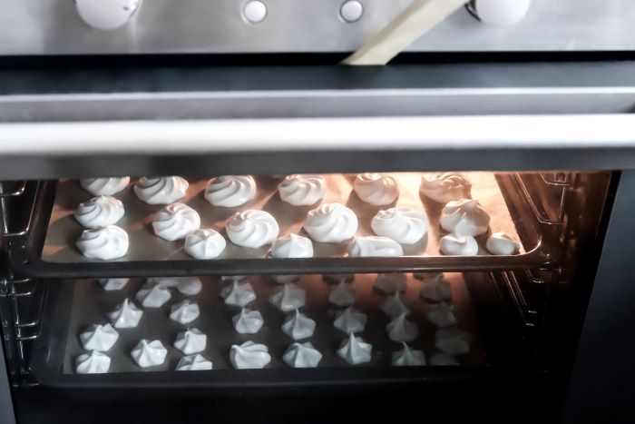 Marenkien kuivaus uunissa.