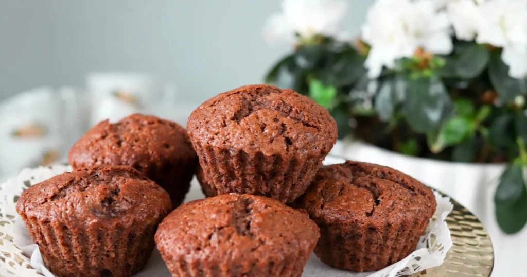 Banaani-suklaamuffinssit valmistuvat tarjolle nopeasti.