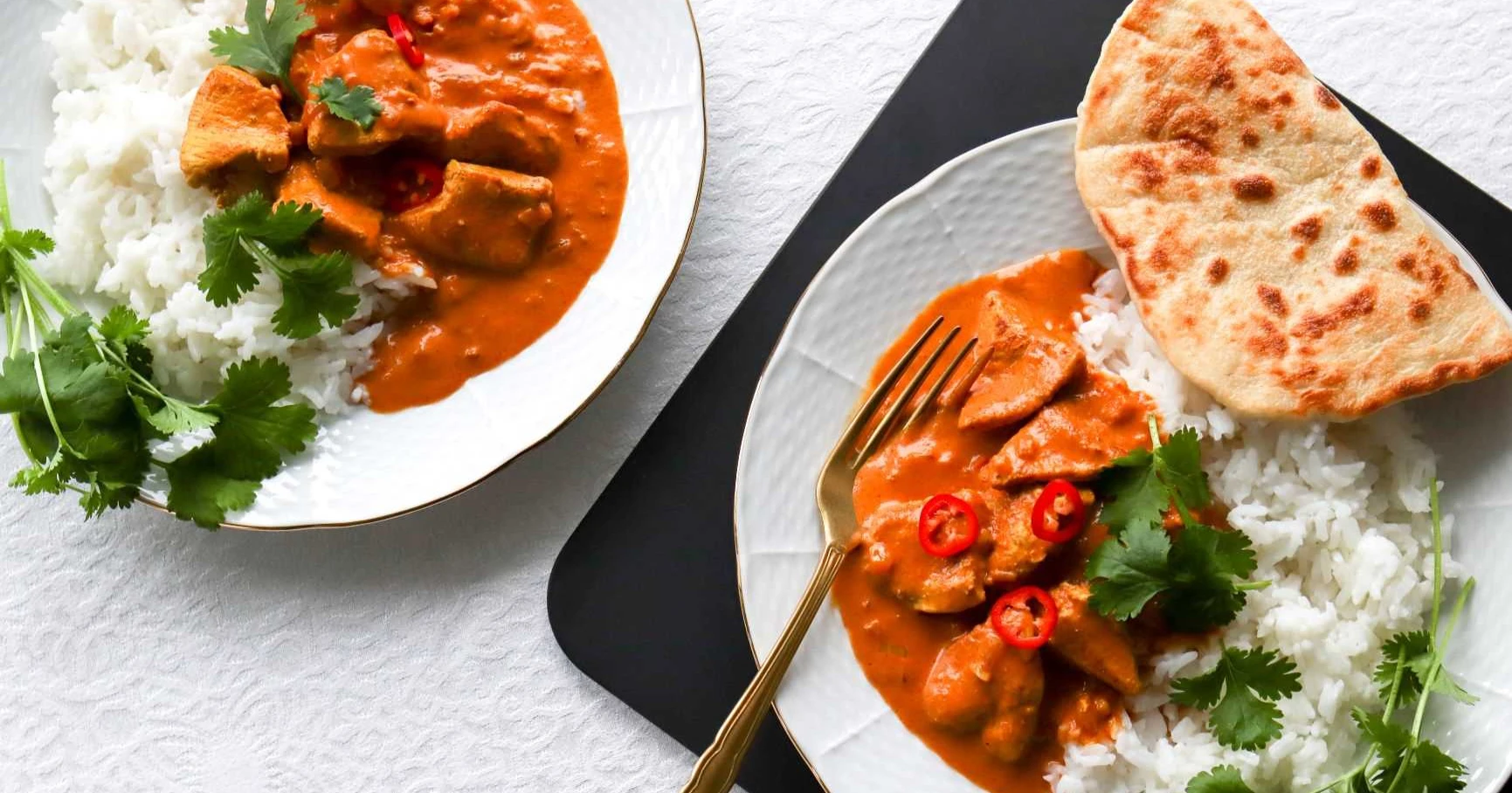 Voikanaa riisin ja naanleivän kera.