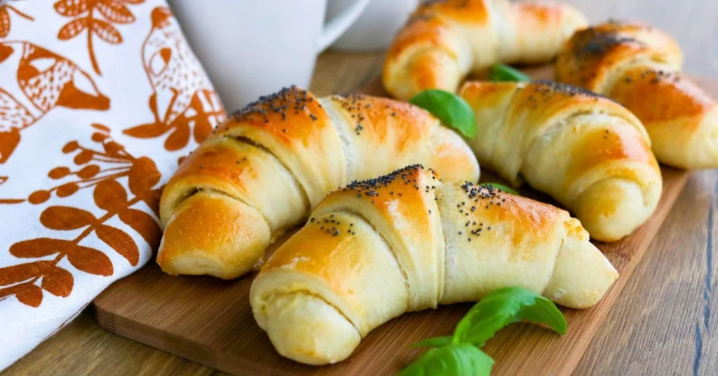 Tuoreet kinkkusarvet, joiden pinnalla on unikonsiemeniä.