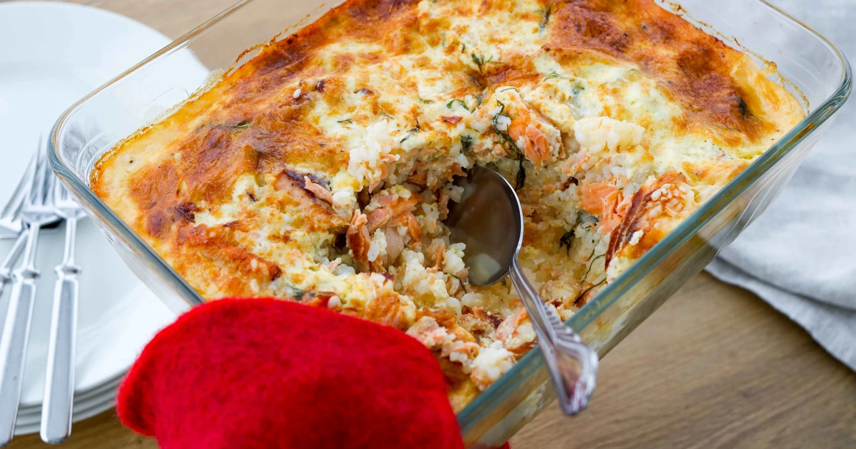 Lohilaatikko uuninkestävässä lasisessa vuoassa.