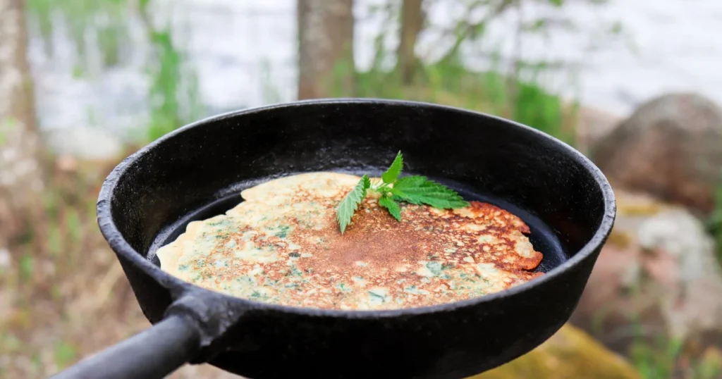 Nokkoslettu valurautapannulla.