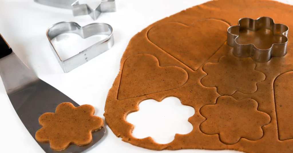 Piparitaikina on helppo leipoa, kun se on kovettunut jääkaapissa.