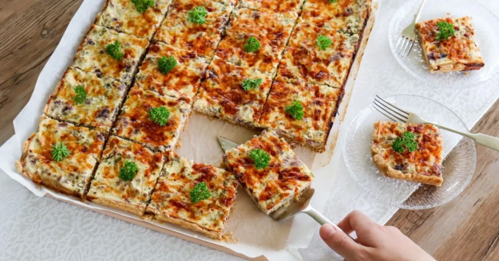 Poropiirakka paloiksi leikattuna.