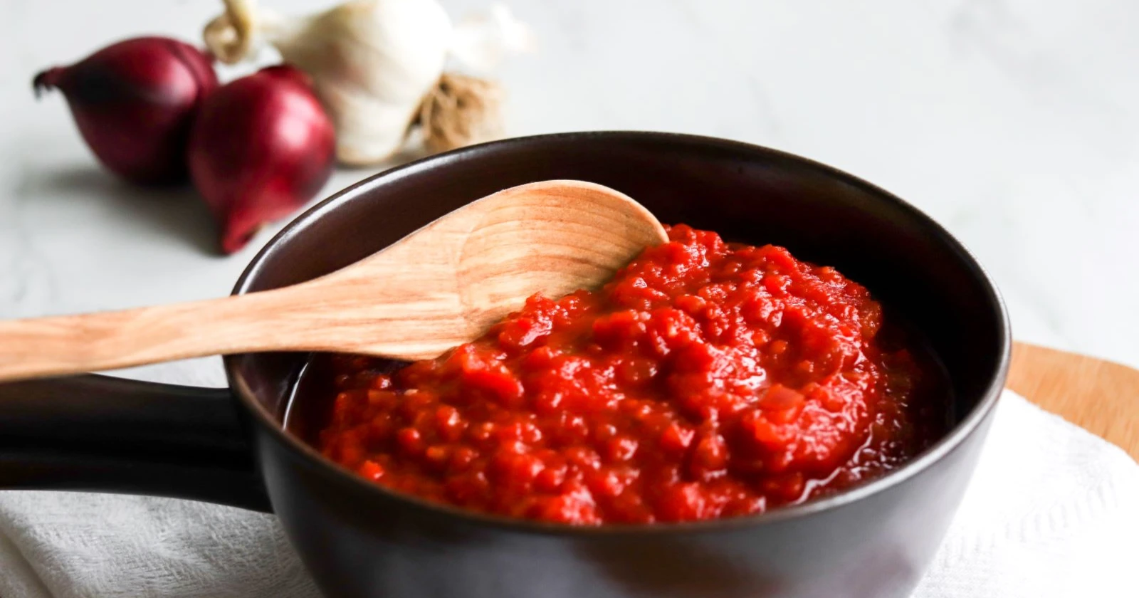 Itse tehty tacokastike kulhossa.