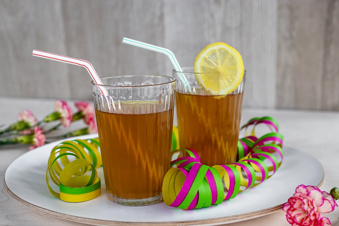 Pikasima laseissa, joiden ympärillä on serpentiiniä.